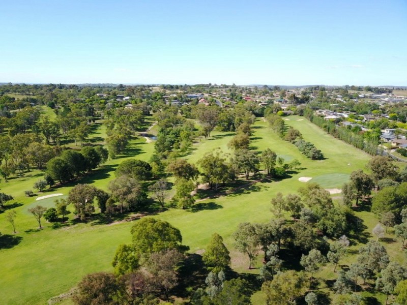 6 Hambrook Place, Young NSW 2594