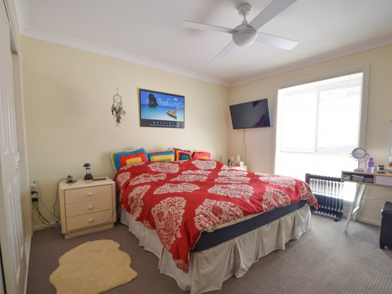 6 Hambrook Place, Young NSW 2594