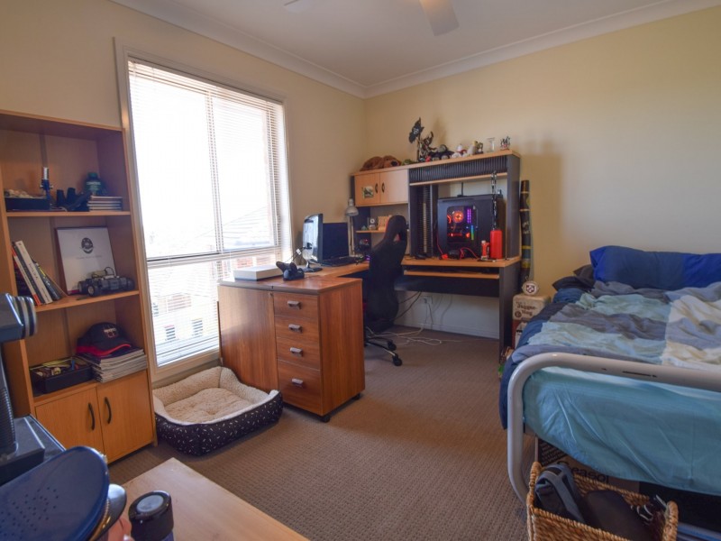 6 Hambrook Place, Young NSW 2594