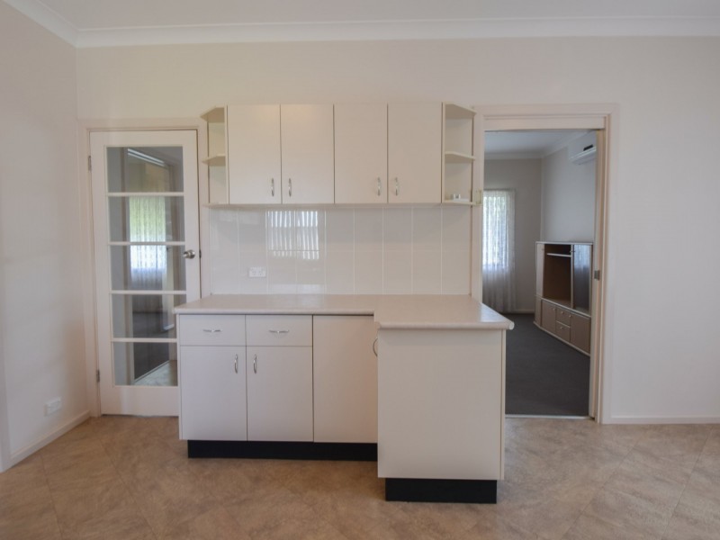 18 Gordon Street, Young NSW 2594