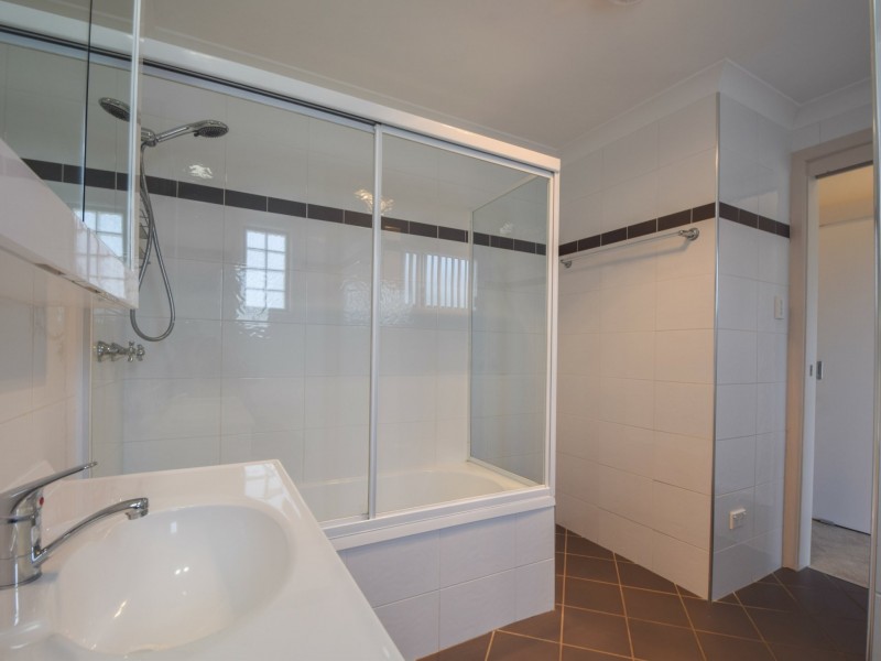 18 Gordon Street, Young NSW 2594