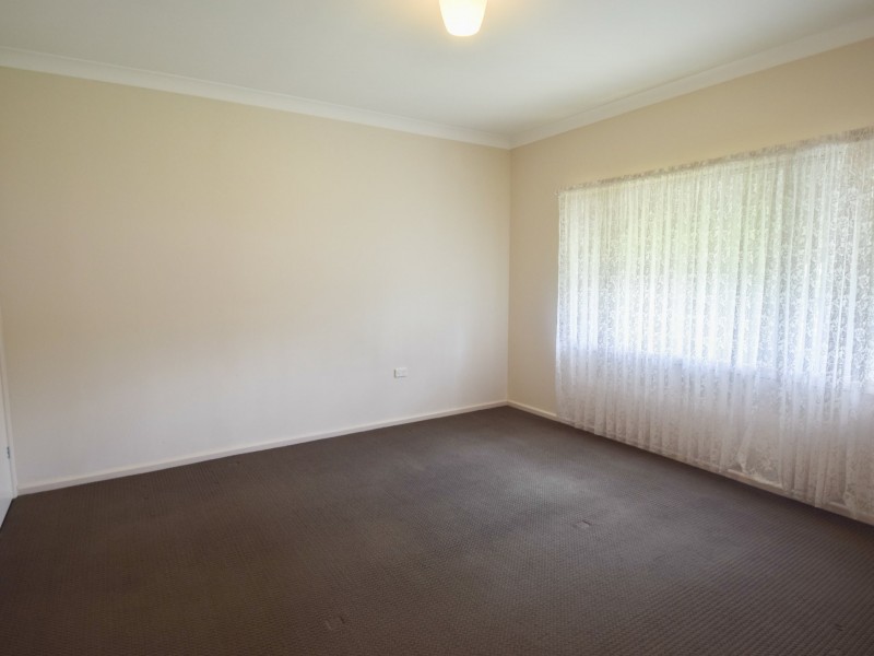 18 Gordon Street, Young NSW 2594