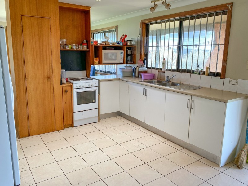 175 Wombat Creek Road, Young NSW 2594