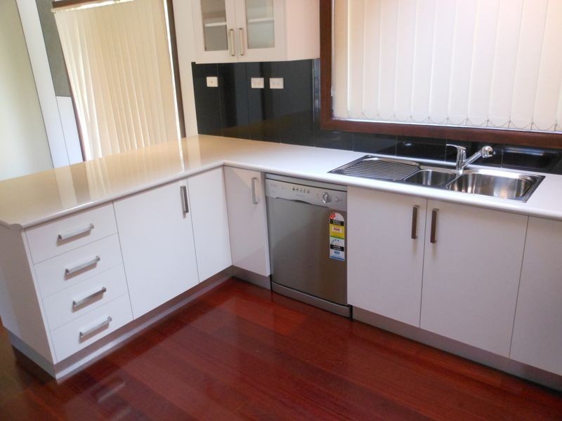 72 Blackett Avenue, Young NSW 2594