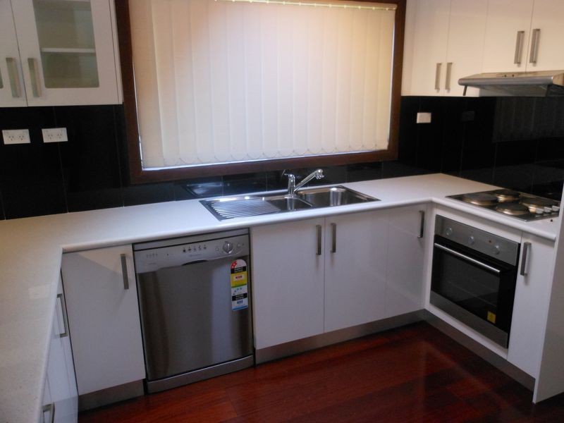 72 Blackett Avenue, Young NSW 2594