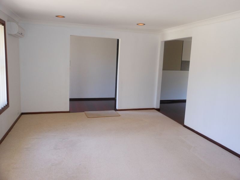 72 Blackett Avenue, Young NSW 2594