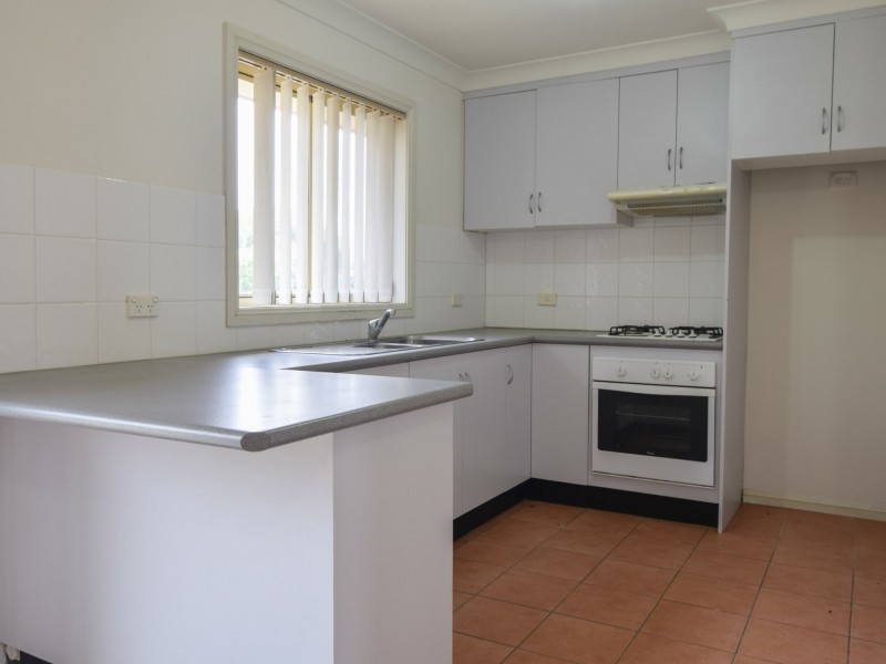 16-3/A Sams Place, Young NSW 2594