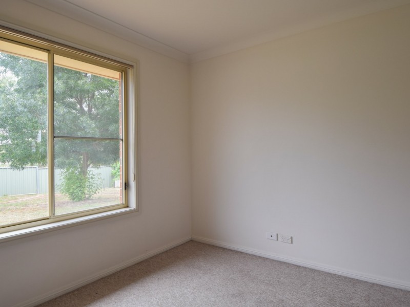 16-3/A Sams Place, Young NSW 2594