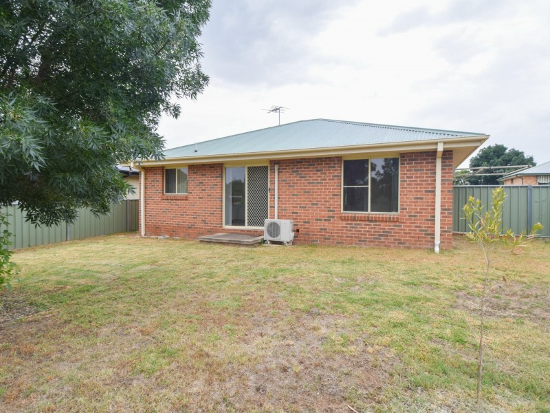 16-3/A Sams Place, Young NSW 2594