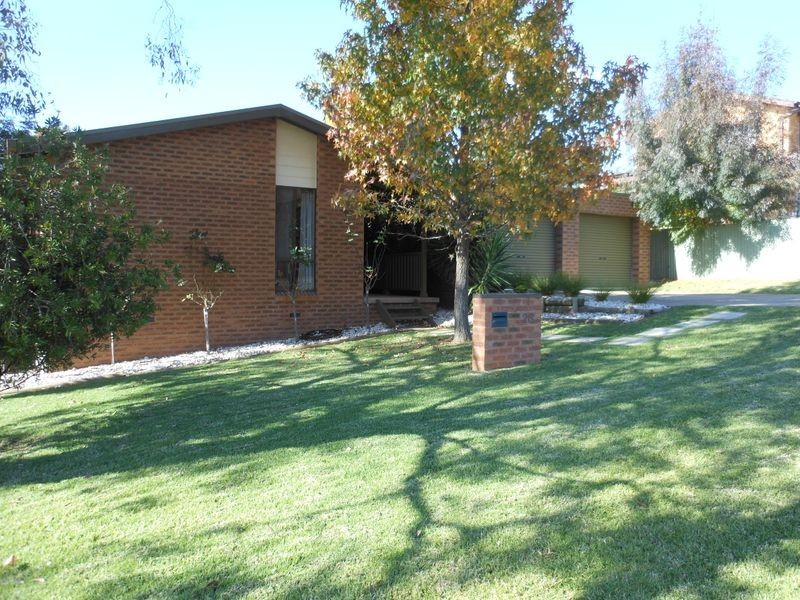 28 Cowper Street, Young NSW 2594