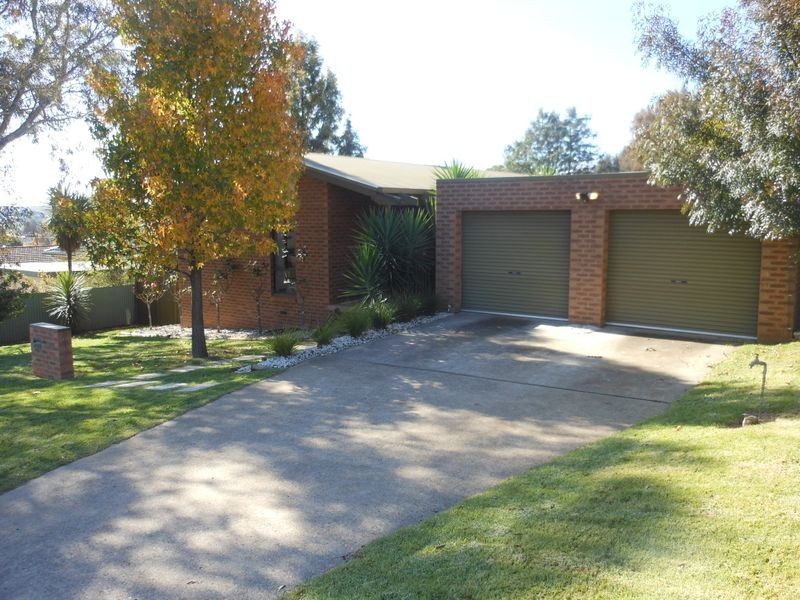 28 Cowper Street, Young NSW 2594