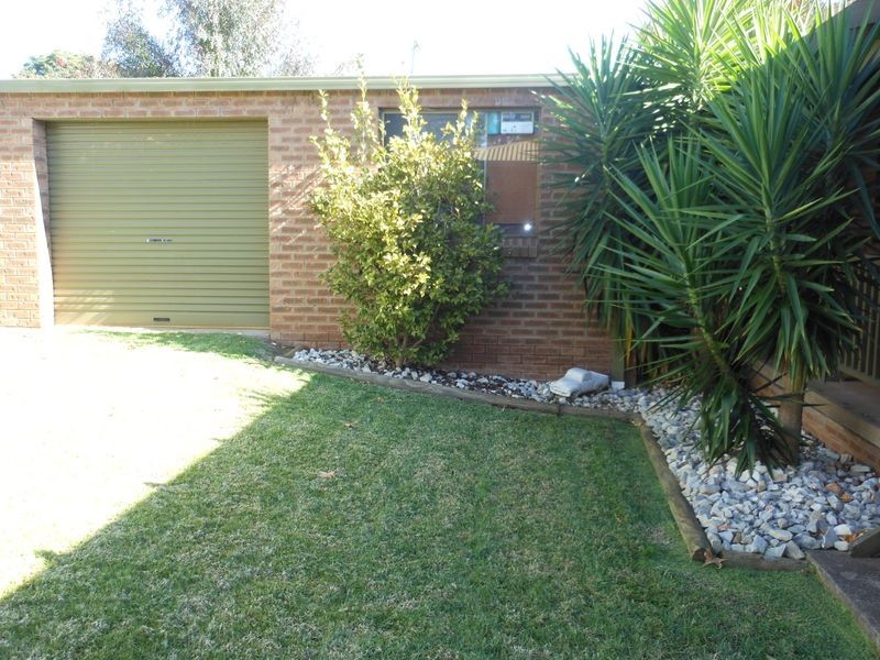 28 Cowper Street, Young NSW 2594
