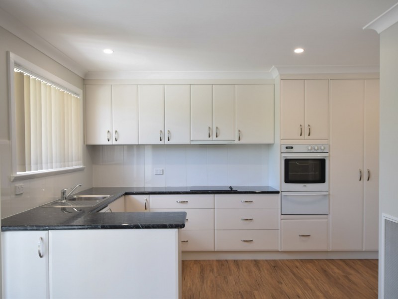 41 Fontenoy Street, Young NSW 2594