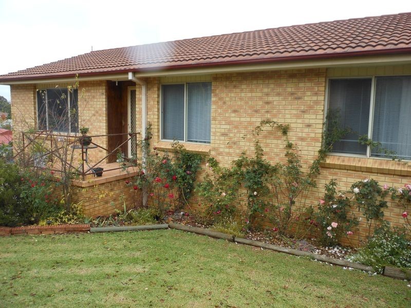 110 Edwards Street, Young NSW 2594