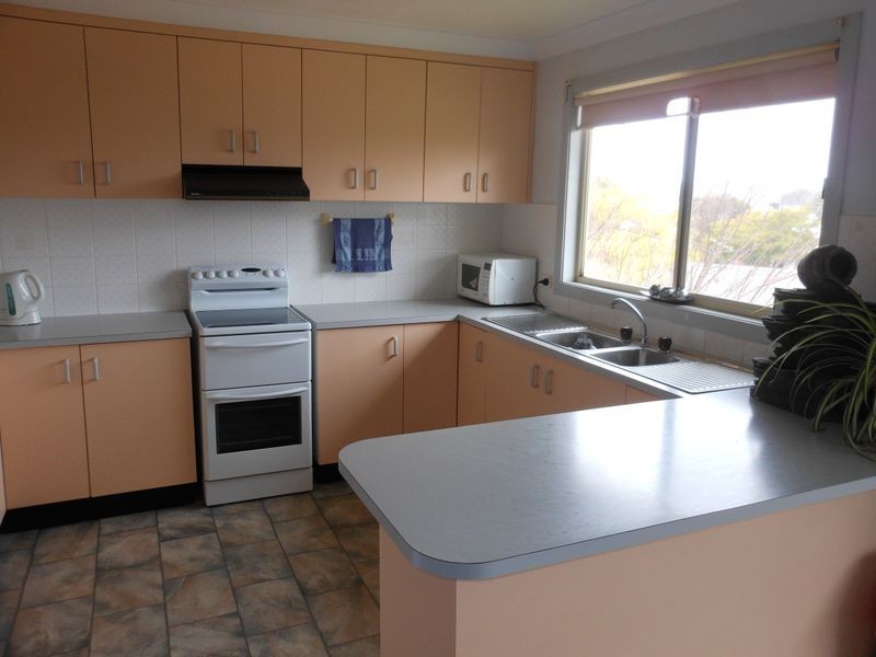 110 Edwards Street, Young NSW 2594