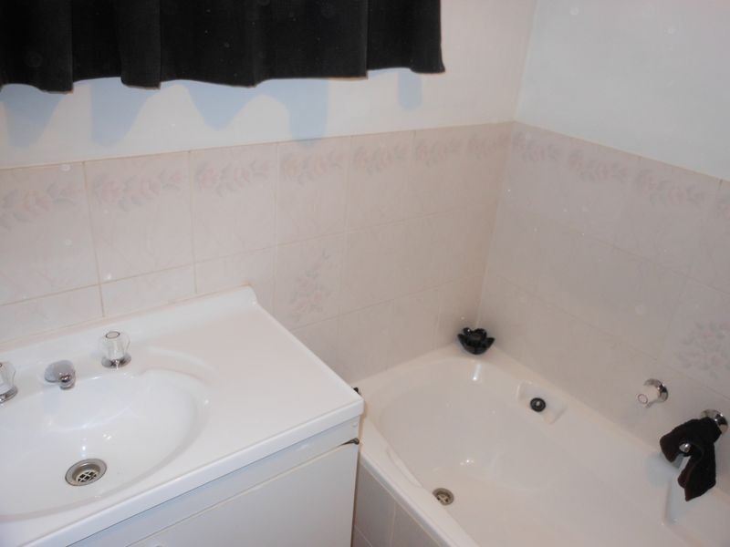 110 Edwards Street, Young NSW 2594