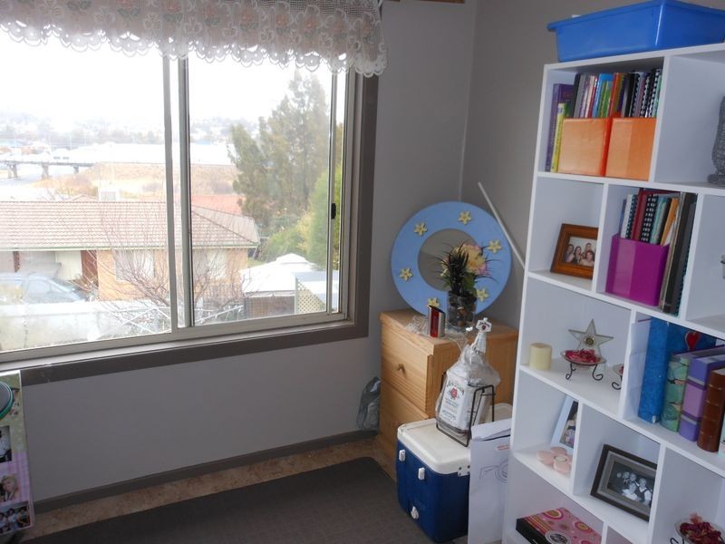 110 Edwards Street, Young NSW 2594