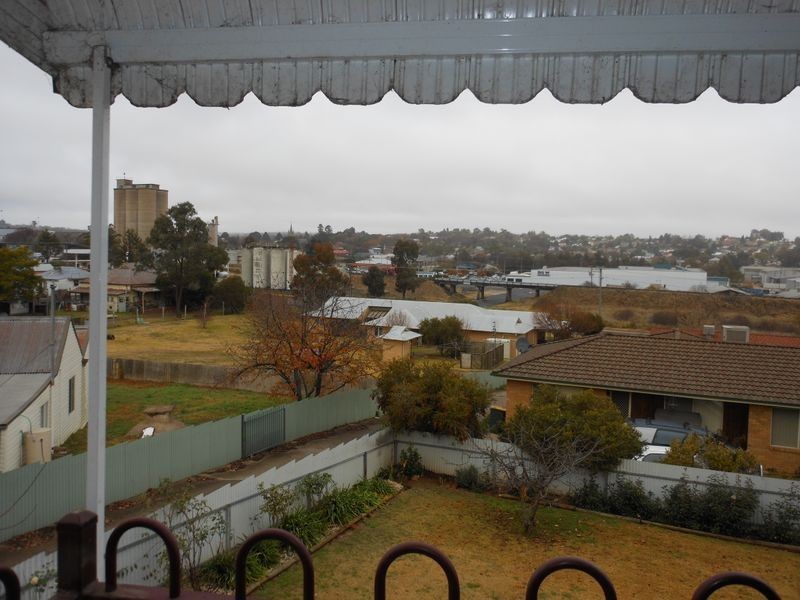 110 Edwards Street, Young NSW 2594