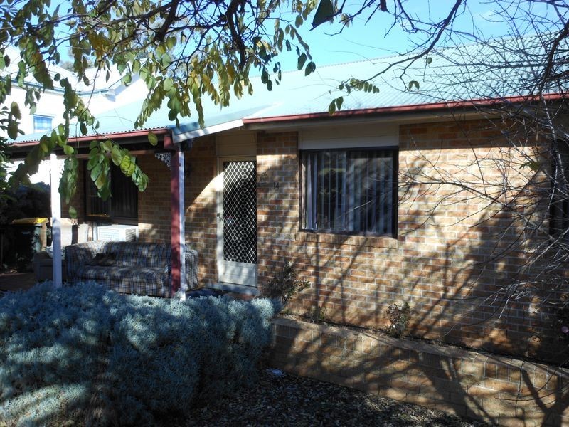 14 Brock Street, Young NSW 2594