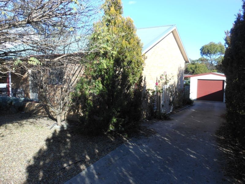 14 Brock Street, Young NSW 2594