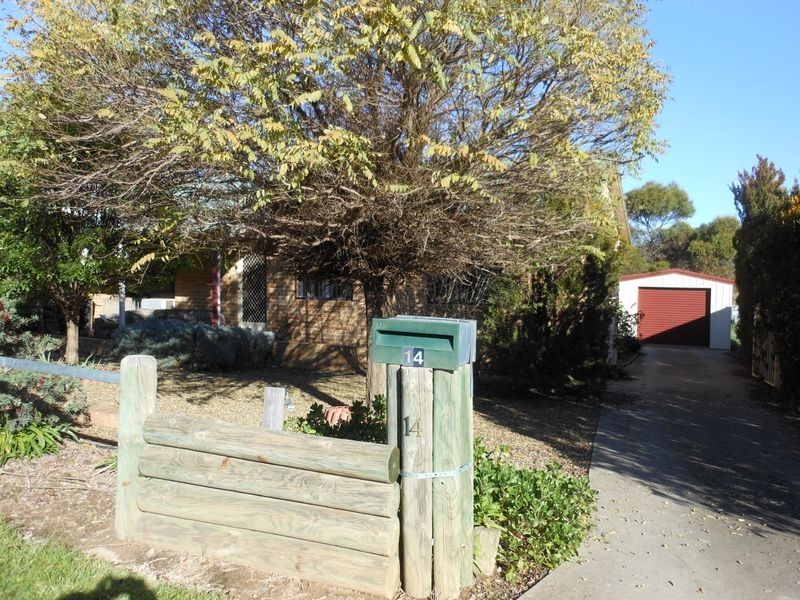 14 Brock Street, Young NSW 2594
