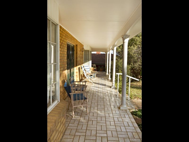 11 Normoyle Cresent, Young NSW 2594