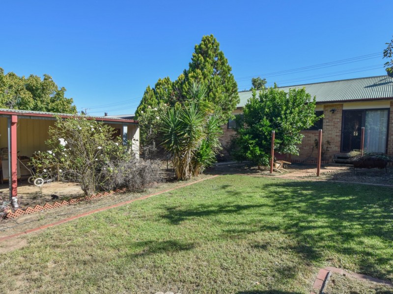 14 Brock Street, Young NSW 2594