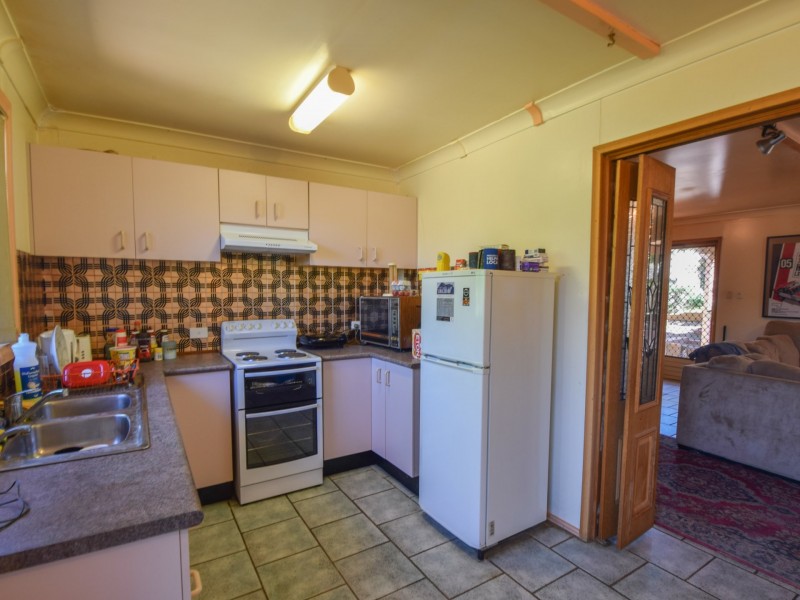 14 Brock Street, Young NSW 2594