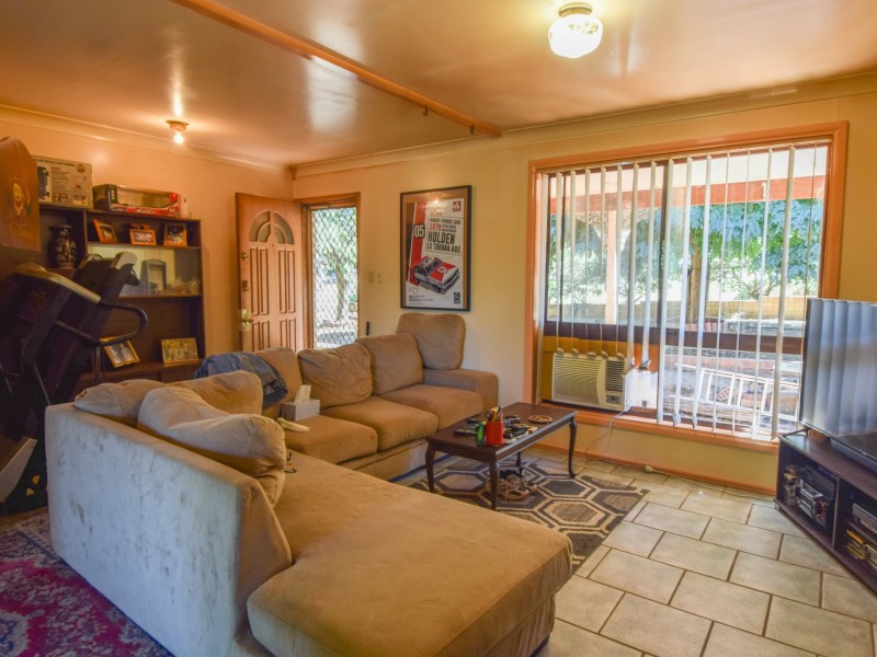 14 Brock Street, Young NSW 2594