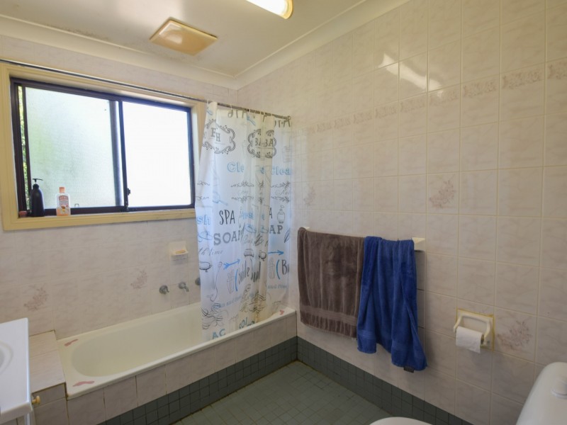 14 Brock Street, Young NSW 2594