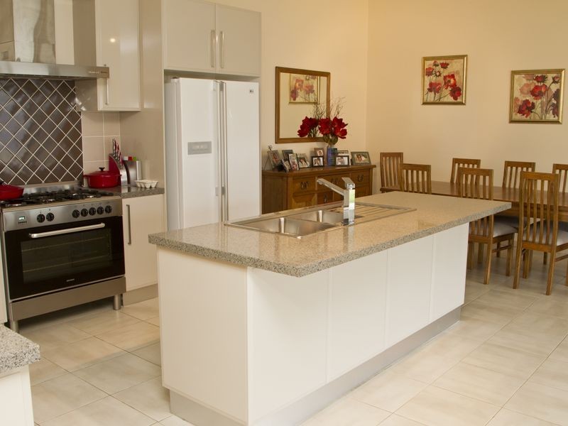 2 Jordan Place, Young NSW 2594