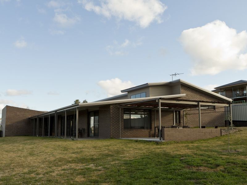 2 Jordan Place, Young NSW 2594