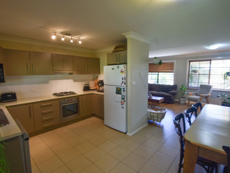 1 Henry Place, Young NSW 2594