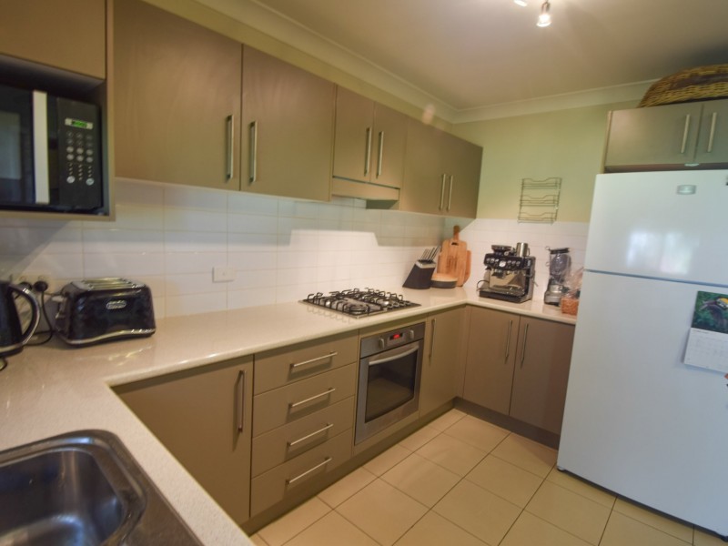 1 Henry Place, Young NSW 2594