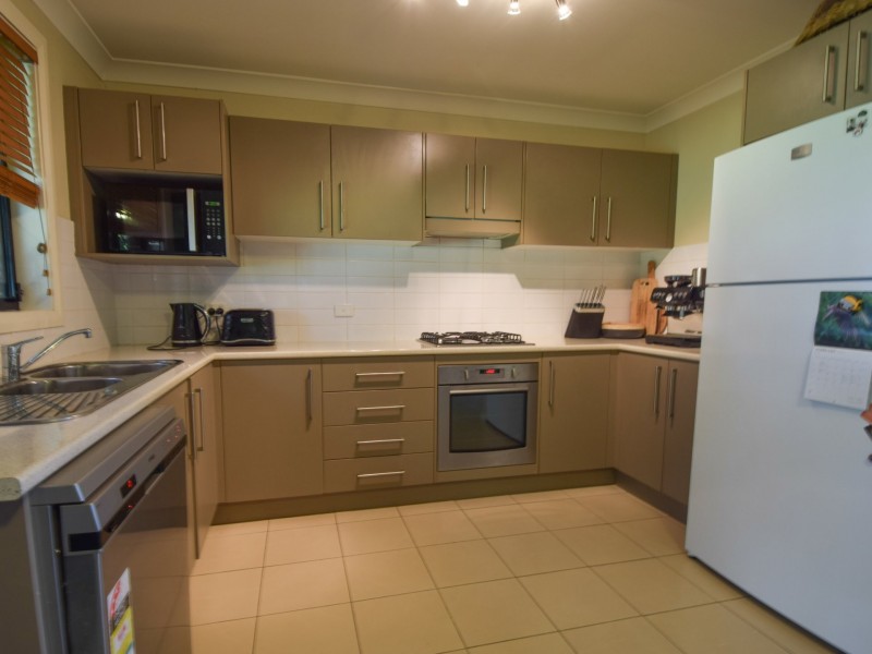 1 Henry Place, Young NSW 2594