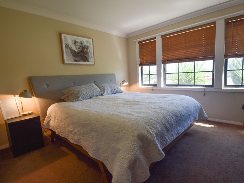 1 Henry Place, Young NSW 2594