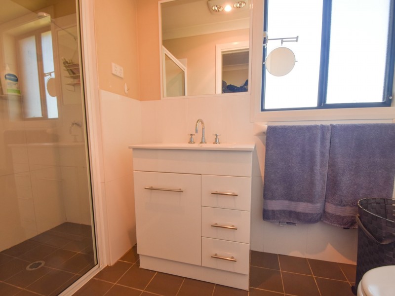1 Henry Place, Young NSW 2594