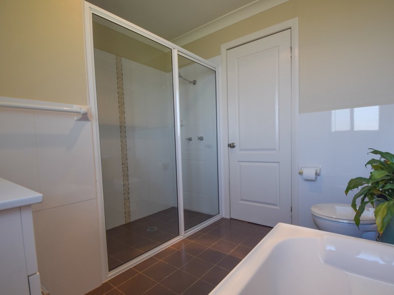 1 Henry Place, Young NSW 2594