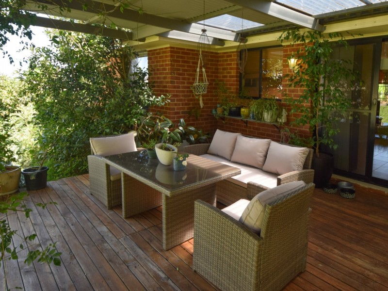 1 Henry Place, Young NSW 2594