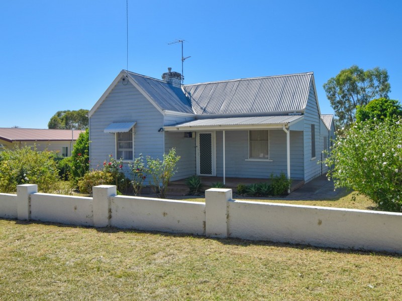 68 Yass Street, Young NSW 2594