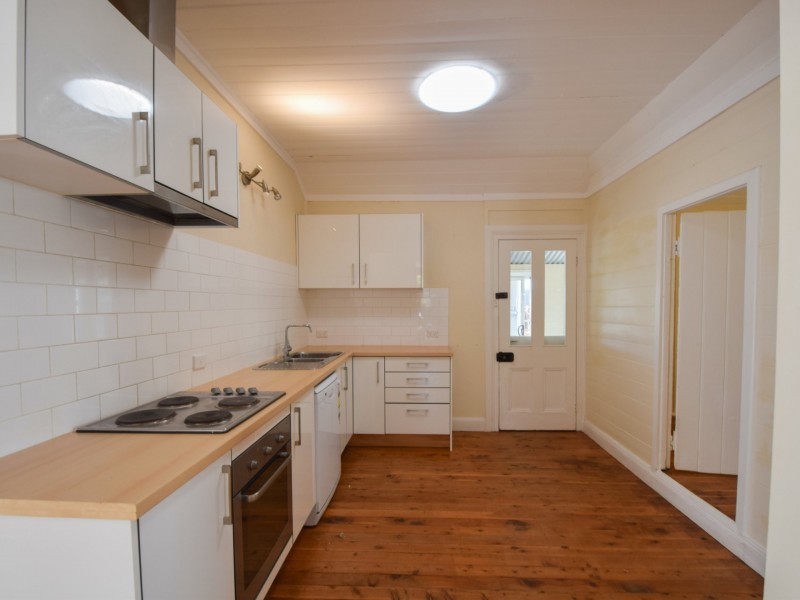 68 Yass Street, Young NSW 2594