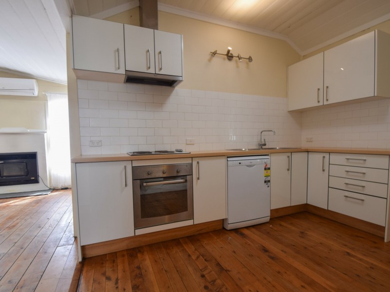 68 Yass Street, Young NSW 2594