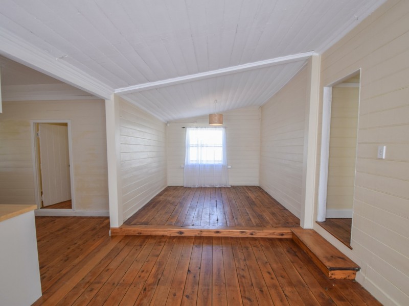 68 Yass Street, Young NSW 2594