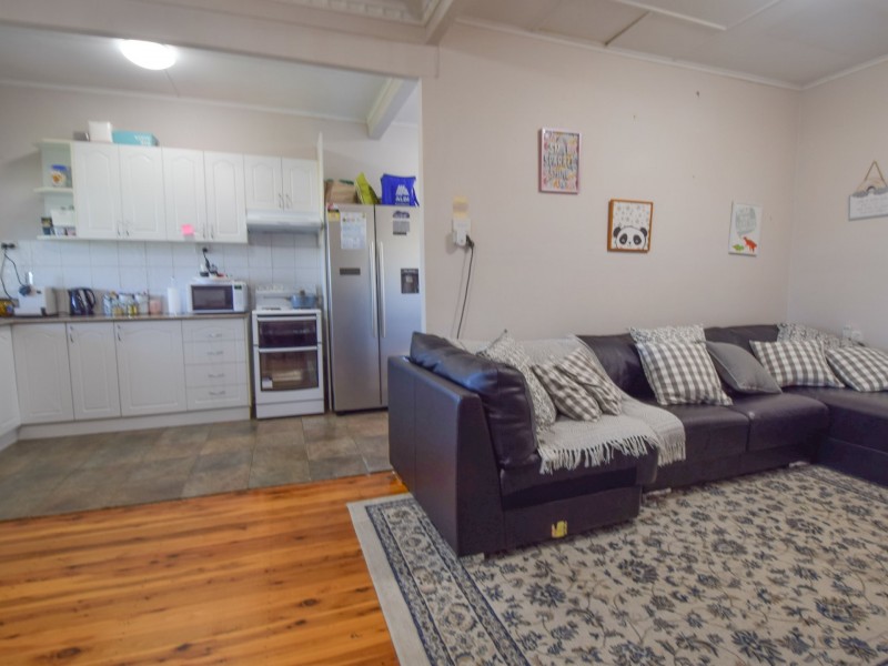 157 Edwards, Young NSW 2594