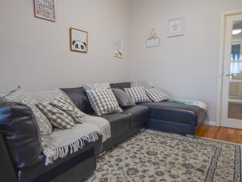 157 Edwards, Young NSW 2594