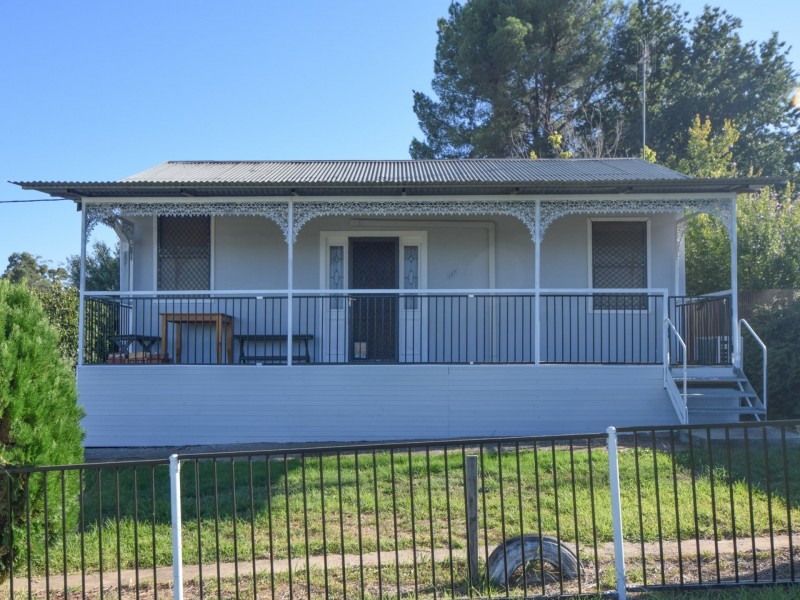 157 Edwards, Young NSW 2594