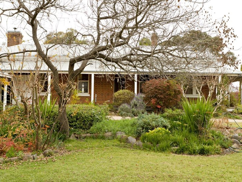 11 Dwyer Drive, Young NSW 2594