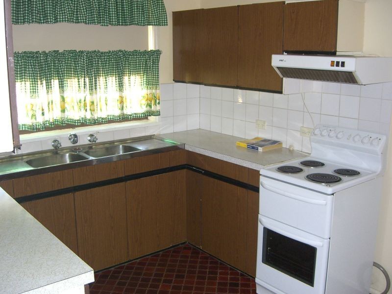 16 Clarke Street, Young NSW 2594