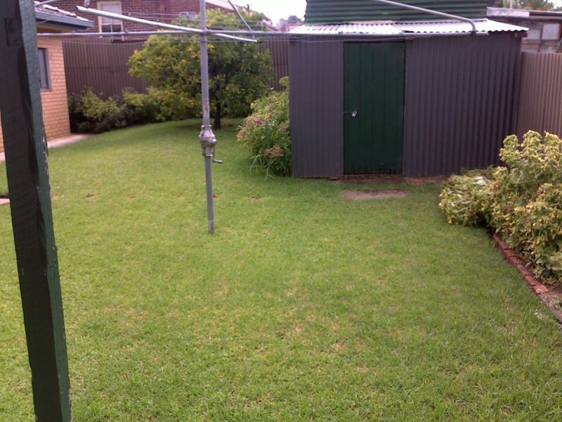 16 Clarke Street, Young NSW 2594