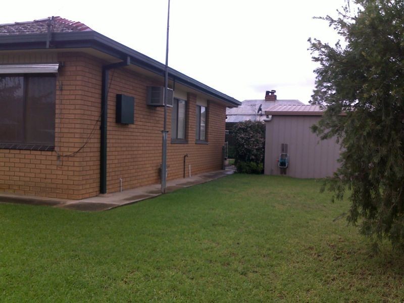 16 Clarke Street, Young NSW 2594